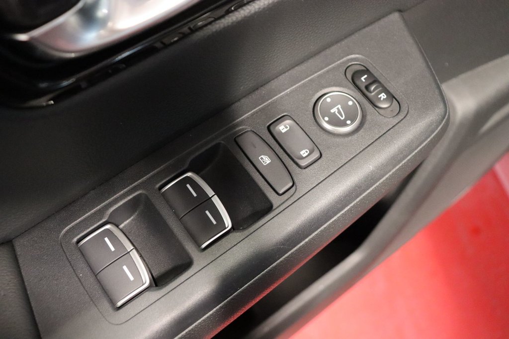 2025 Honda CR-V Hybrid Touring in Sault Ste. Marie, Ontario - 17 - w1024h768px