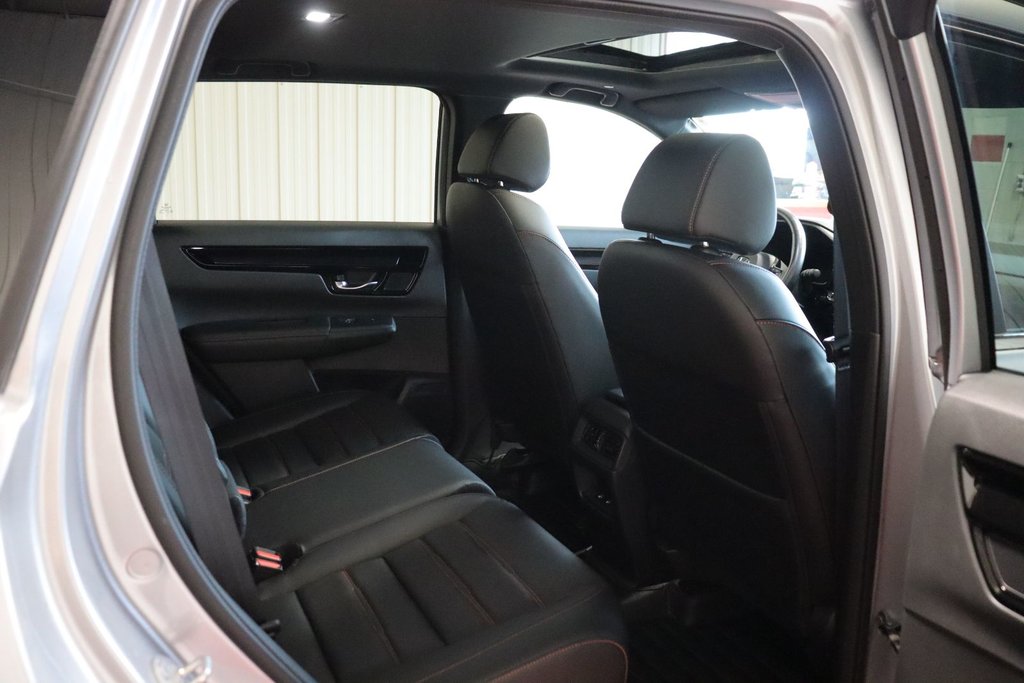 2025 Honda CR-V Hybrid Touring in Sault Ste. Marie, Ontario - 12 - w1024h768px