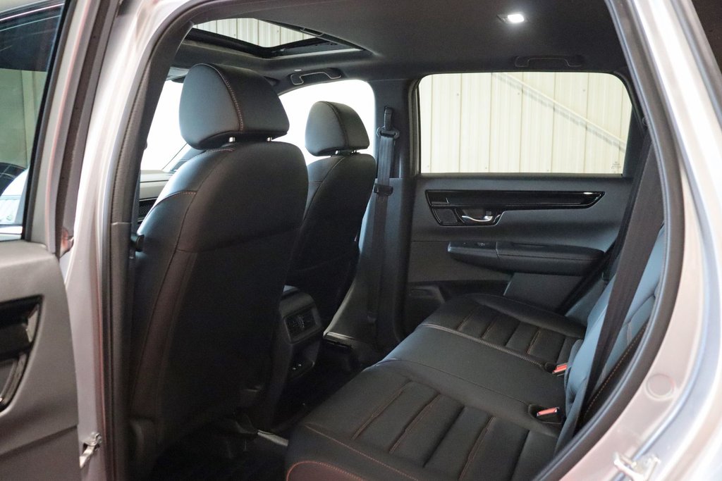 2025 Honda CR-V Hybrid Touring in Sault Ste. Marie, Ontario - 11 - w1024h768px