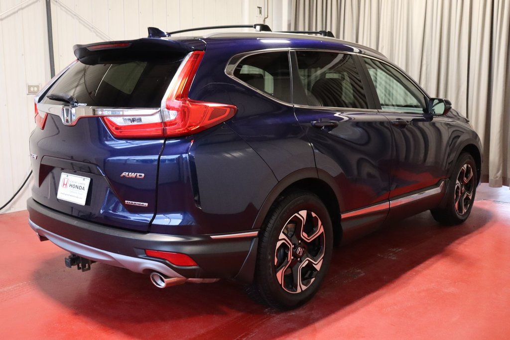 2019 Honda CR-V Touring in Sault Ste. Marie, Ontario - 4 - w1024h768px