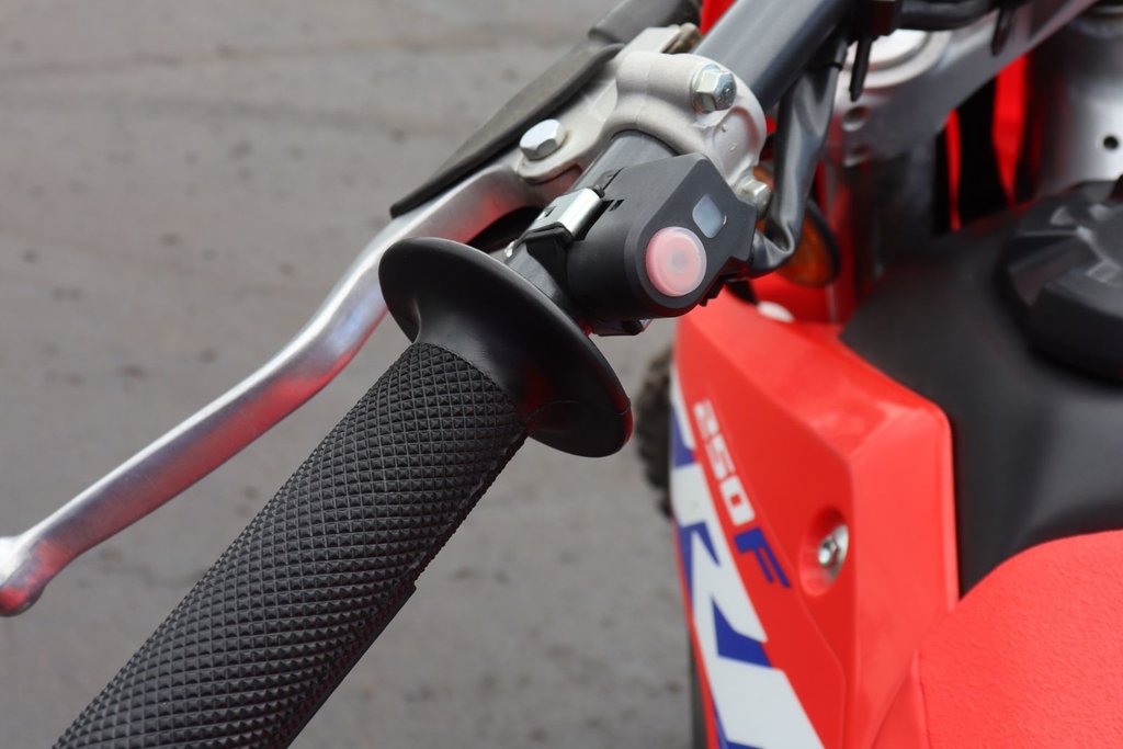 Honda CRF250  2023 à Sault Ste. Marie, Ontario - 5 - w1024h768px