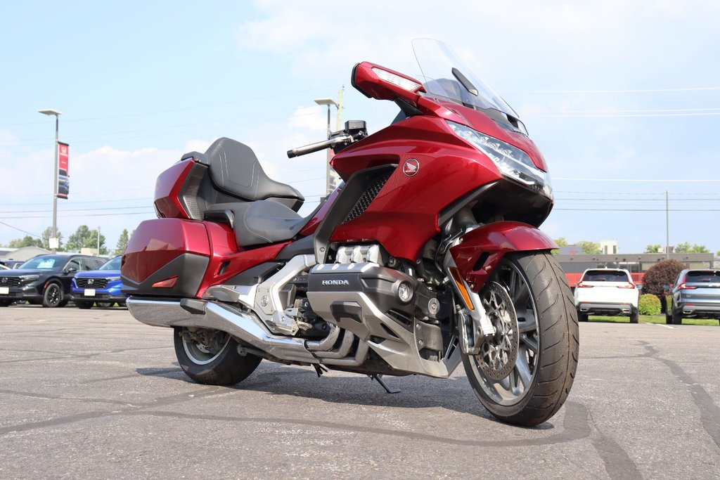 2018 Honda GOLD WING TOUR DCT ABS in Sault Ste. Marie, Ontario - 9 - w1024h768px