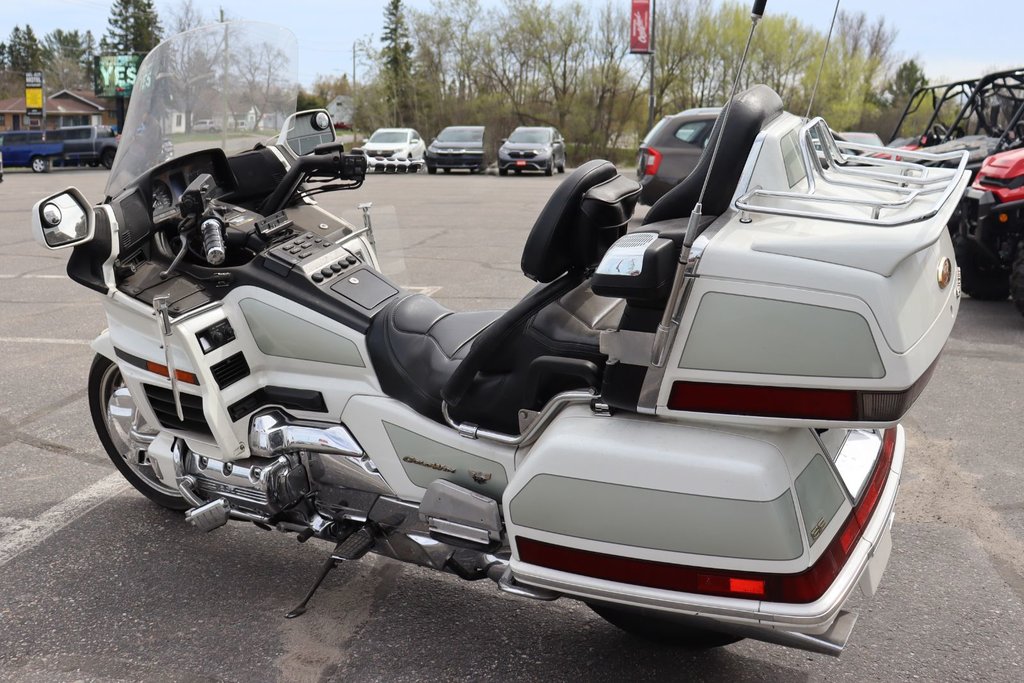 Honda GOLDWING SE  2000 à Sault Ste. Marie, Ontario - 6 - w1024h768px