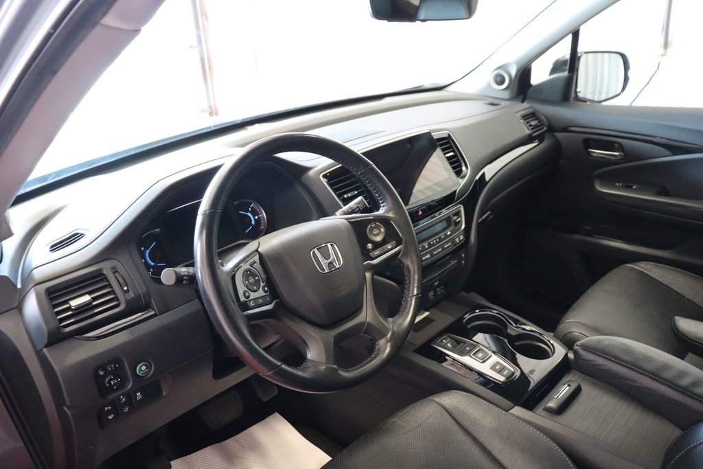 2021 Honda Pilot Touring 7-Passenger in Sault Ste. Marie, Ontario - 8 - w1024h768px
