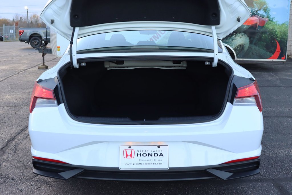 2023 Hyundai Elantra Essential in Sault Ste. Marie, Ontario - 6 - w1024h768px