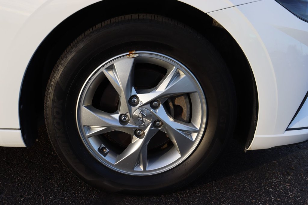 2023 Hyundai Elantra Essential in Sault Ste. Marie, Ontario - 25 - w1024h768px