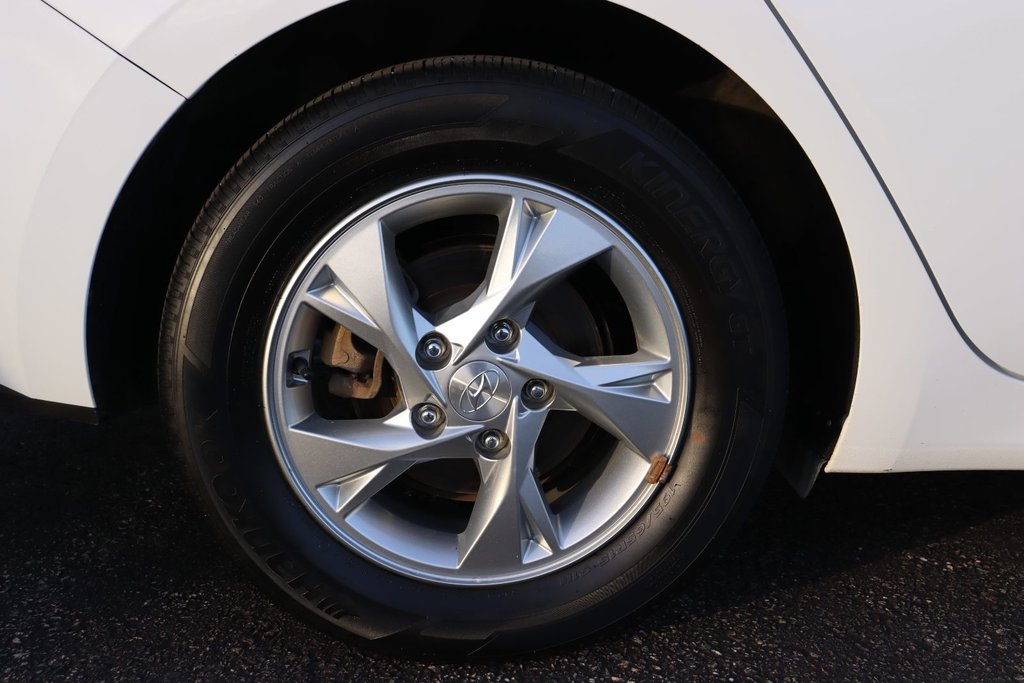 2023 Hyundai Elantra Essential in Sault Ste. Marie, Ontario - 26 - w1024h768px