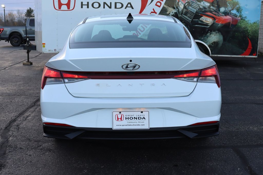 2023 Hyundai Elantra Essential in Sault Ste. Marie, Ontario - 5 - w1024h768px