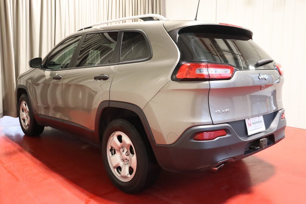 2018 Jeep Cherokee Sport in Sault Ste. Marie, Ontario - 7 - w1024h768px