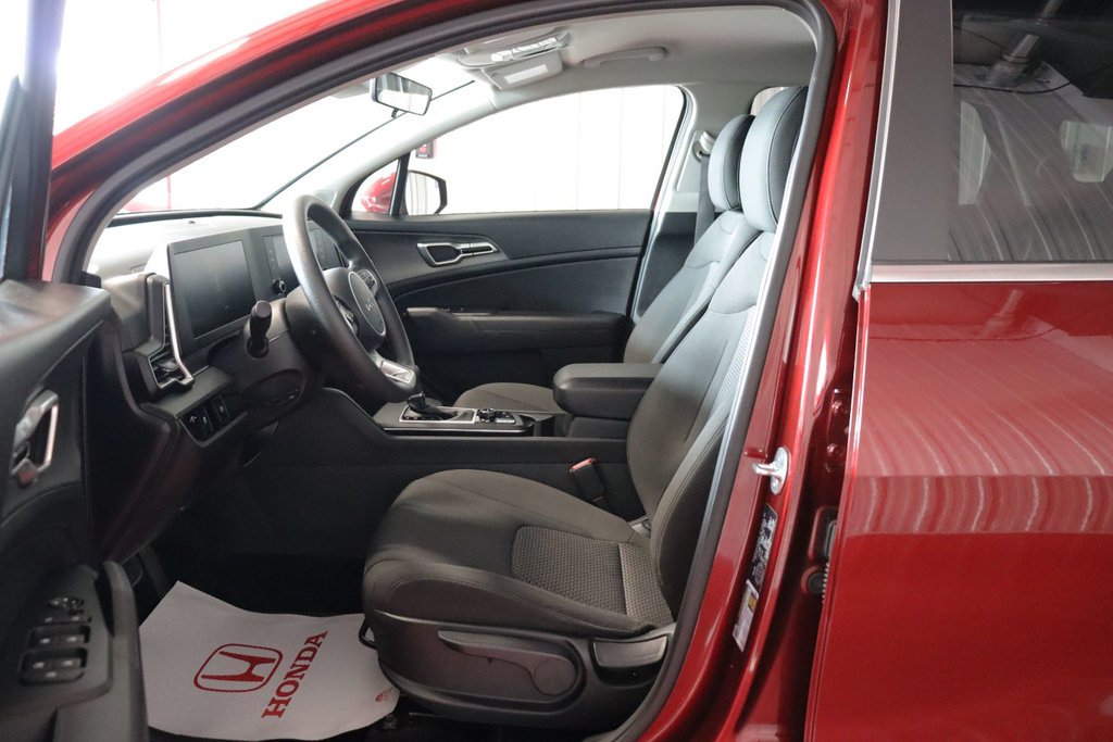 2024 Kia Sportage in Sault Ste. Marie, Ontario - 14 - w1024h768px