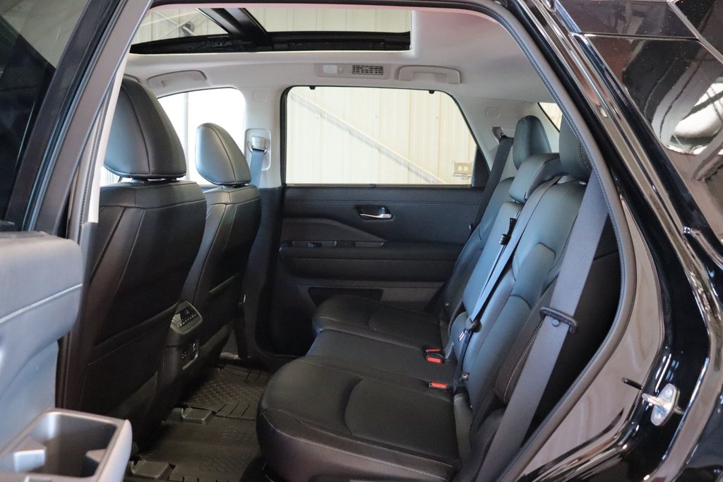2022 Nissan Pathfinder SL in Sault Ste. Marie, Ontario - 13 - w1024h768px