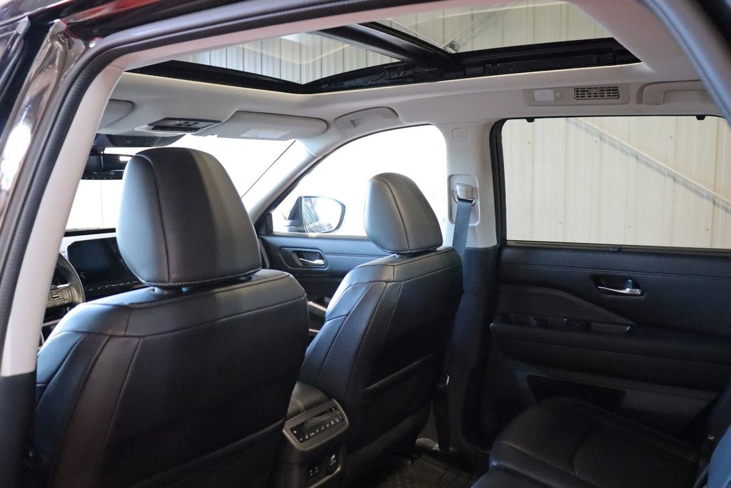2022 Nissan Pathfinder SL in Sault Ste. Marie, Ontario - 11 - w1024h768px