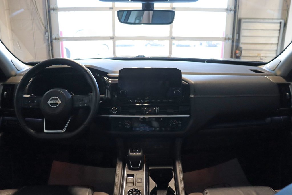 2023 Nissan Pathfinder Platinum in Sault Ste. Marie, Ontario - 16 - w1024h768px