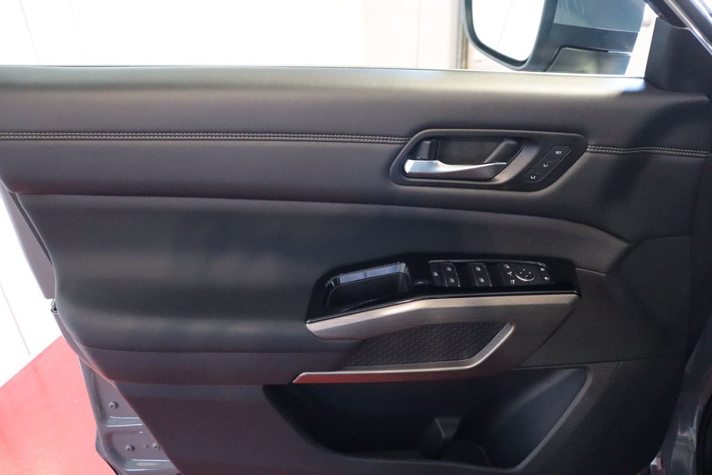 2023 Nissan Pathfinder Platinum in Sault Ste. Marie, Ontario - 19 - w1024h768px