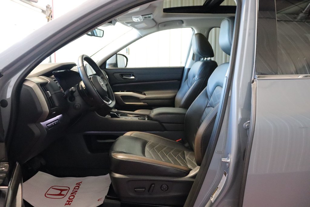 2023 Nissan Pathfinder Platinum in Sault Ste. Marie, Ontario - 15 - w1024h768px
