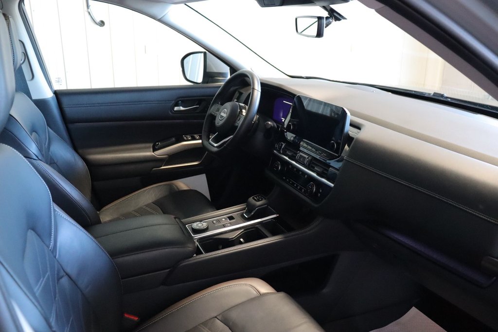 2023 Nissan Pathfinder Platinum in Sault Ste. Marie, Ontario - 17 - w1024h768px