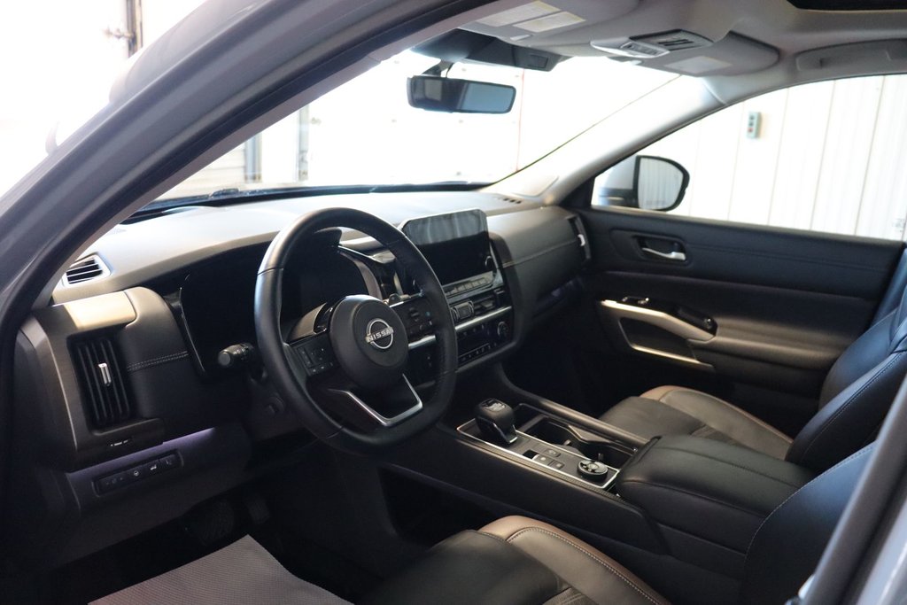 2023 Nissan Pathfinder Platinum in Sault Ste. Marie, Ontario - 14 - w1024h768px