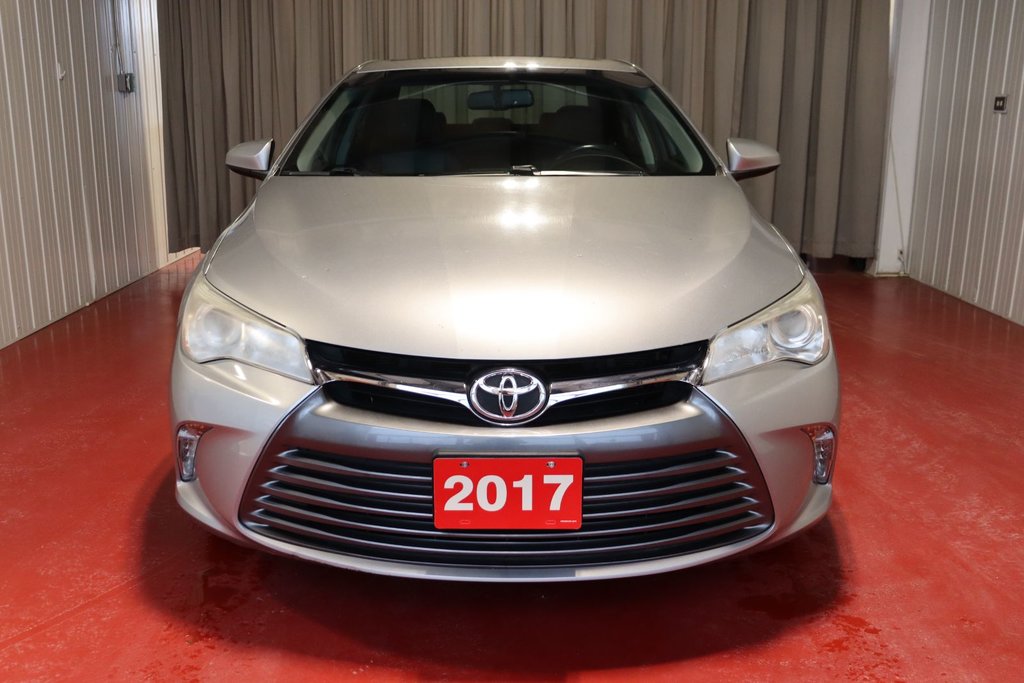 2017 Toyota Camry XLE in Sault Ste. Marie, Ontario - 2 - w1024h768px