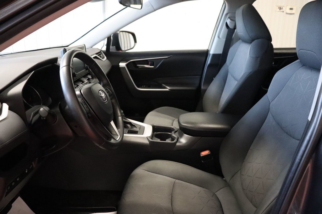 2021 Toyota RAV4 XLE in Sault Ste. Marie, Ontario - 11 - w1024h768px