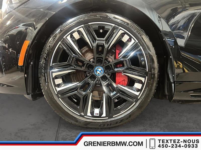 2025 BMW i5 xDrive40 Sedan in Terrebonne, Quebec - 6 - w1024h768px