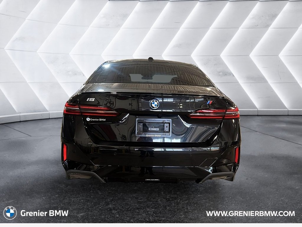 2025 BMW i5 xDrive40 in Terrebonne, Quebec - 6 - w1024h768px