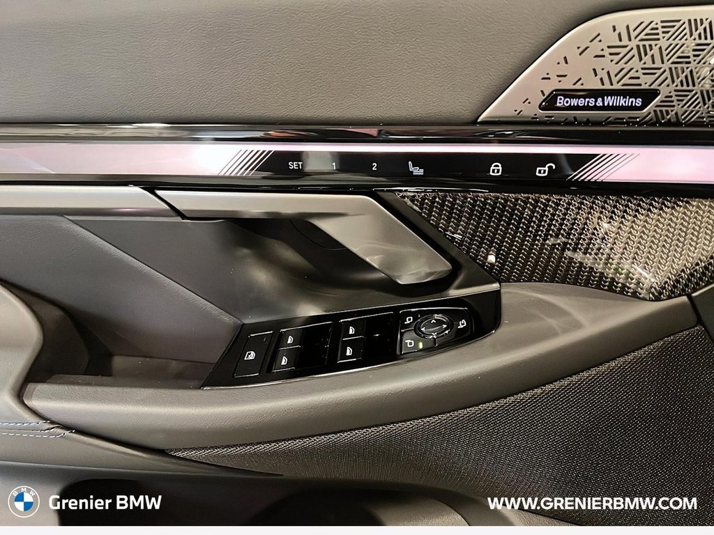 2026 BMW i5 xDrive40 in Terrebonne, Quebec - 10 - w1024h768px