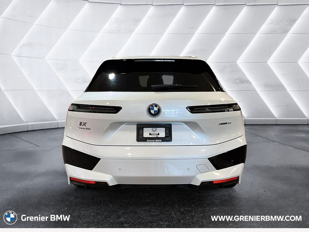2022 BMW iX xDrive50 in Terrebonne, Quebec - 5 - w1024h768px