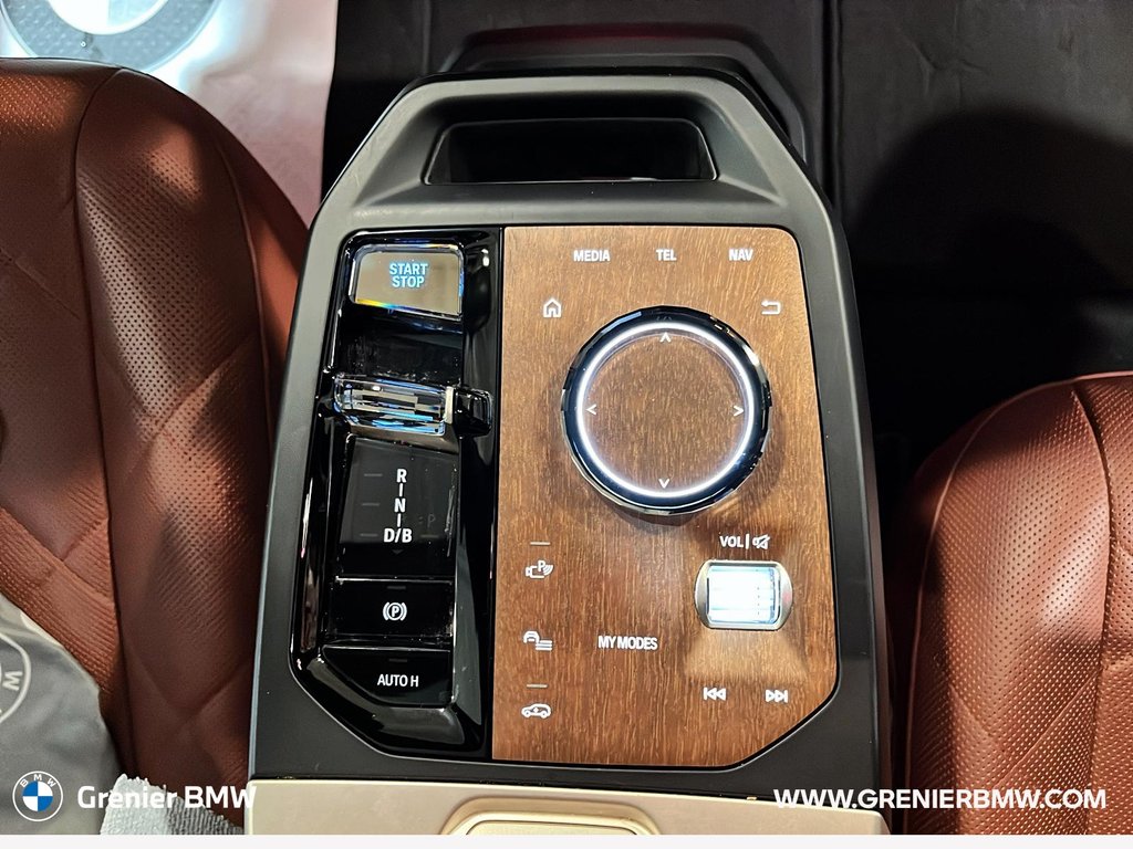 2022 BMW iX xDrive50 in Terrebonne, Quebec - 14 - w1024h768px