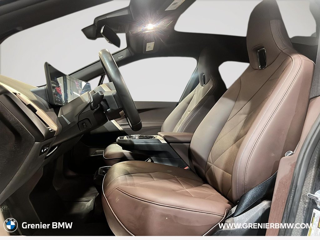 BMW IX XDrive40, Financing CPO,  Premium Package 2025 à Terrebonne, Québec - 7 - w1024h768px