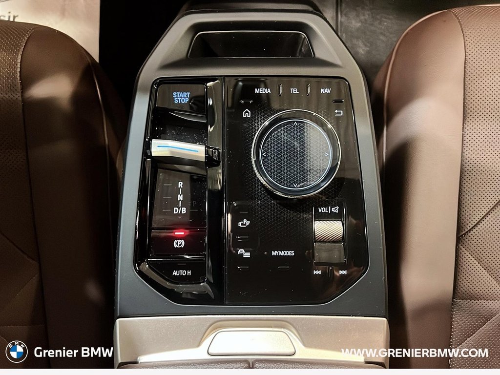 2025 BMW iX xDrive40 in Terrebonne, Quebec - 15 - w1024h768px