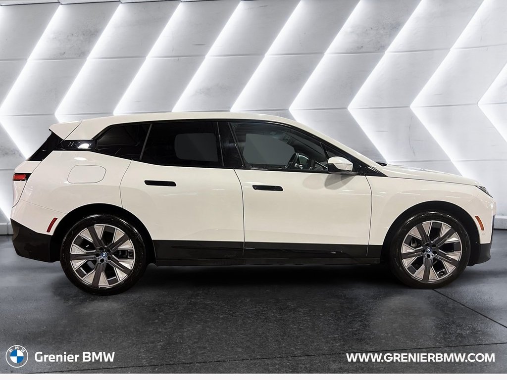 2025 BMW iX xDrive40 in Terrebonne, Quebec - 4 - w1024h768px