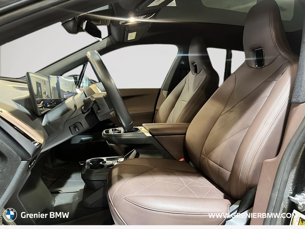 BMW iX xDrive50 2025 à Terrebonne, Québec - 7 - w1024h768px