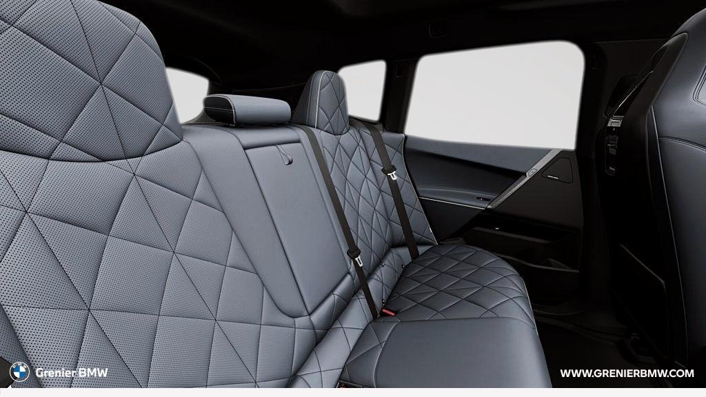 BMW iX xDrive60 2026 à Terrebonne, Québec - 12 - w1024h768px