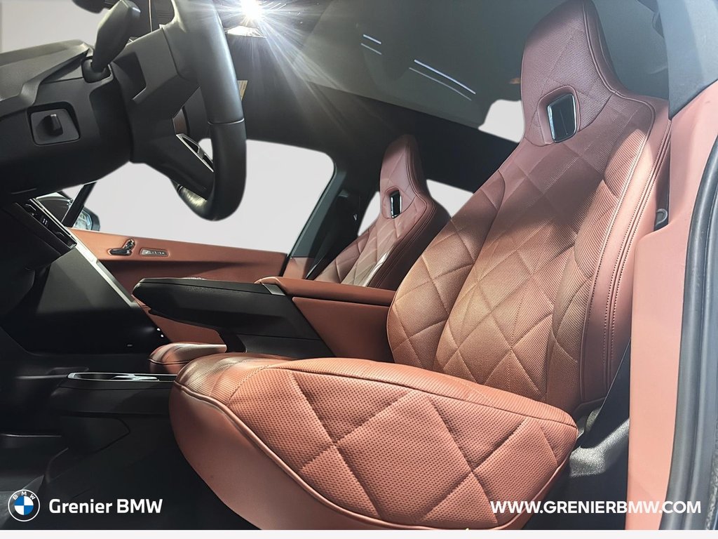 BMW iX xDrive60 2026 à Terrebonne, Québec - 7 - w1024h768px