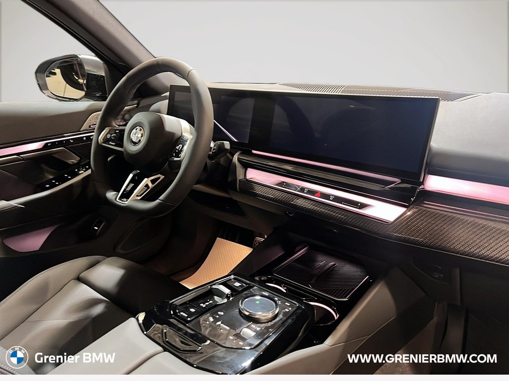 2026 BMW 5 Series 540i xDrive in Terrebonne, Quebec - 12 - w1024h768px