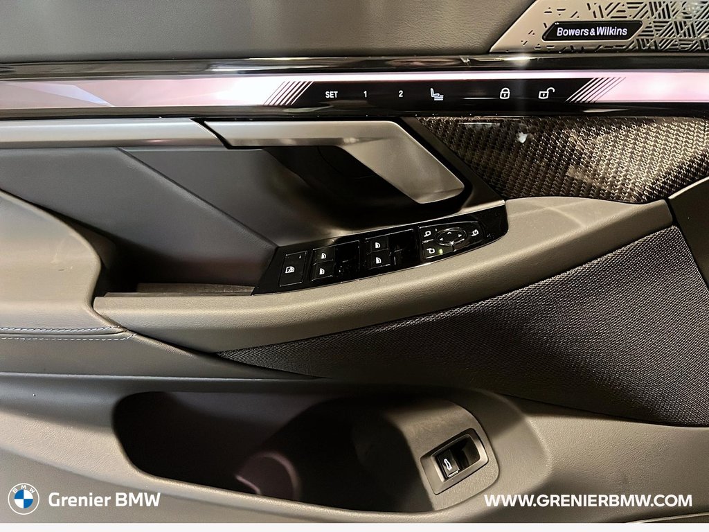 2026 BMW 5 Series 540i xDrive in Terrebonne, Quebec - 9 - w1024h768px