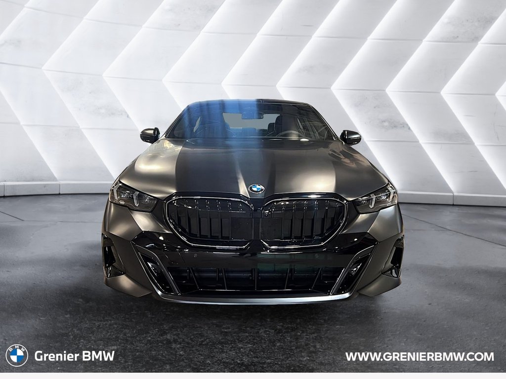 2026 BMW 5 Series 540i xDrive in Terrebonne, Quebec - 2 - w1024h768px