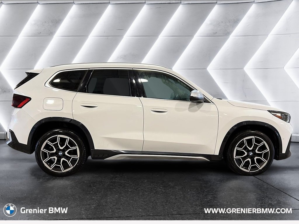 BMW X1 xDrive28i 2023 à Terrebonne, Québec - 4 - w1024h768px