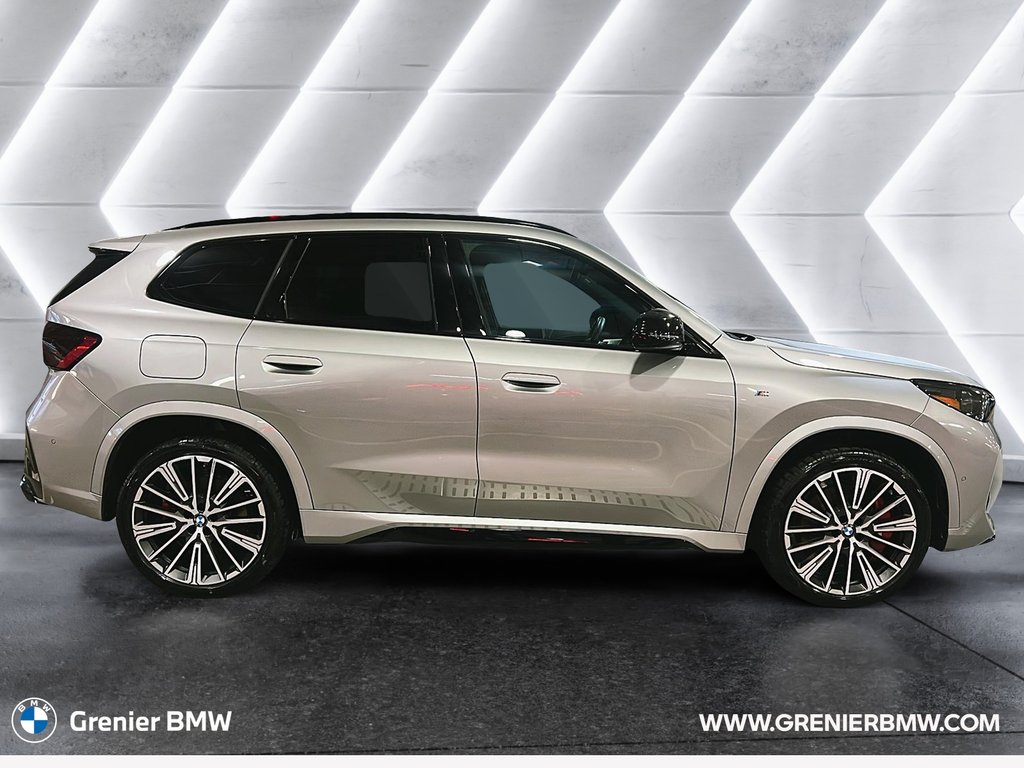 BMW X1 M35i xDrive, M Sport Pro, Premium Essential 2025 à Terrebonne, Québec - 3 - w1024h768px
