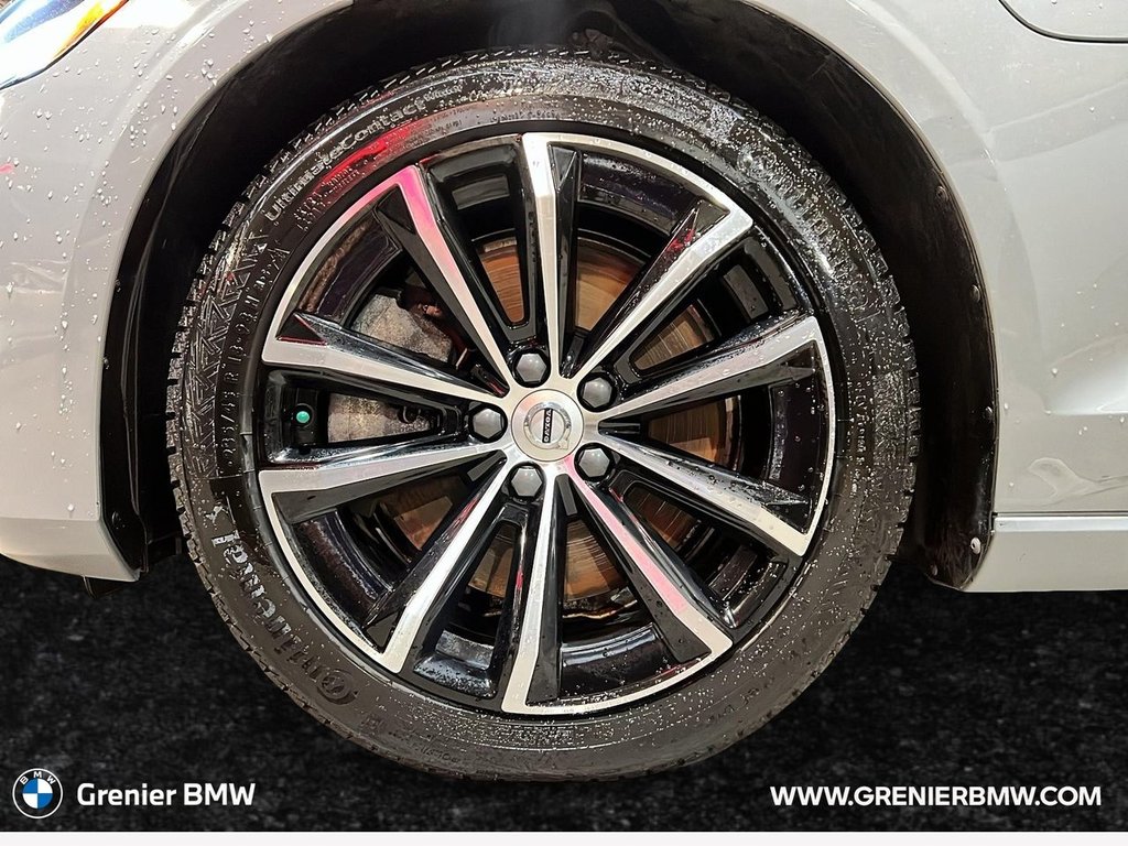 Volvo S60 hybride rechargeable Core version foncée 2025 à Terrebonne, Québec - 7 - w1024h768px