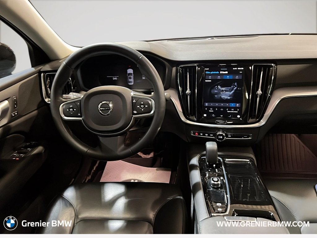 Volvo S60 hybride rechargeable Core version foncée 2025 à Terrebonne, Québec - 9 - w1024h768px