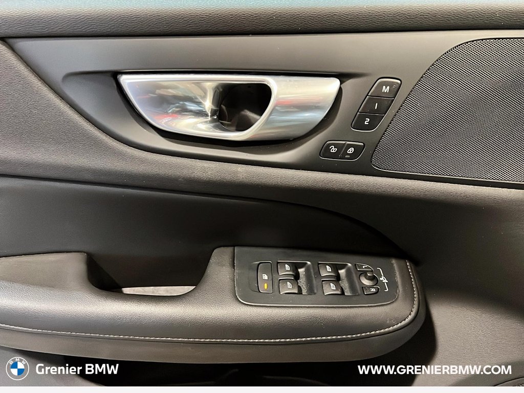 Volvo S60 Plug-In Hybrid T8 AWD Core Dark Theme, AppleCarPlay 2025 à Terrebonne, Québec - 9 - w1024h768px