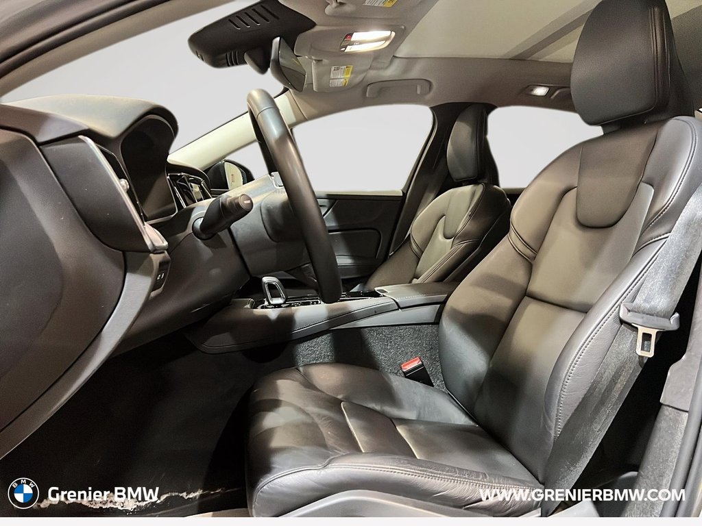 Volvo S60 Plug-In Hybrid T8 AWD Core Dark Theme, AppleCarPlay 2025 à Terrebonne, Québec - 7 - w1024h768px