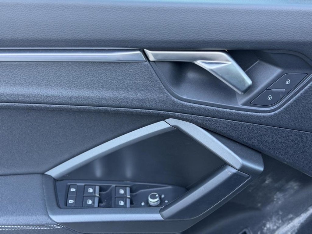 2024 Audi Q3 Progressiv S-Line Black Optic in Terrebonne, Quebec - 7 - w1024h768px