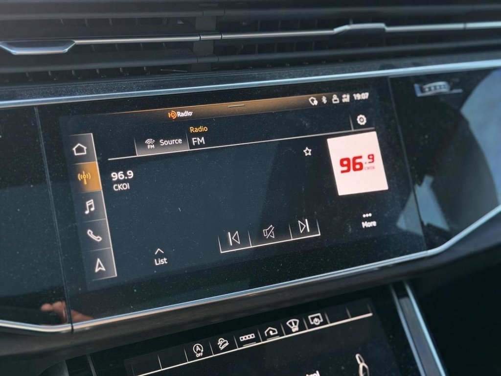 Audi Q8 Technik Bas Kilométrage 2022 à Terrebonne, Québec - 15 - w1024h768px