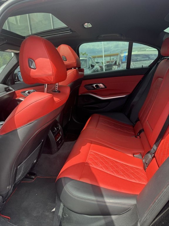 BMW 3 Series 330i xDrive M Package Intérieur Rouge Bas Kilo 2021 à Terrebonne, Québec - 9 - w1024h768px
