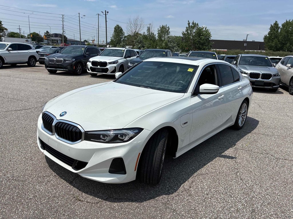 2023 BMW 3 Series 330e xDrive Cuir Bas Kilométrage in Terrebonne, Quebec - 1 - w1024h768px