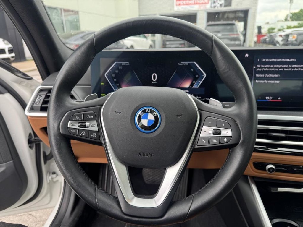 2024 BMW 3 Series 330e xDrive Cuir Toit Ouvrant Bas Kilométrage in Terrebonne, Quebec - 10 - w1024h768px