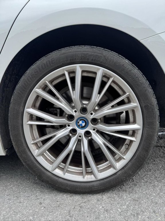 2024 BMW 3 Series 330e xDrive Cuir Toit Ouvrant Bas Kilométrage in Terrebonne, Quebec - 15 - w1024h768px