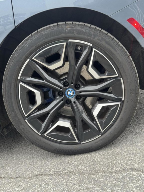 2022 BMW iX xDrive50 Bas Kilométrage AWD in Terrebonne, Quebec - 19 - w1024h768px